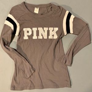 PINK xs logo rhinestone jersey t. Beautiful shape